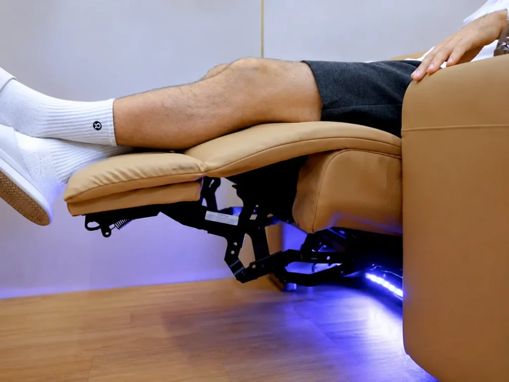 Extended reclining seat inside a Ueerl room-style hyperbaric oxygen chamber