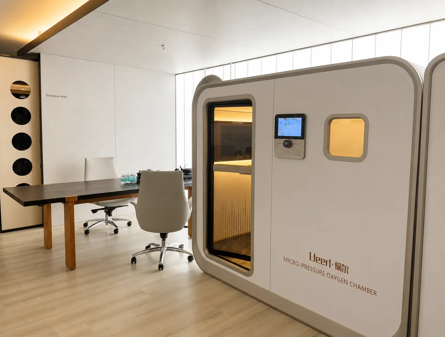 Ueerl V3 hyperbaric oxygen chamber installed in a professional health center