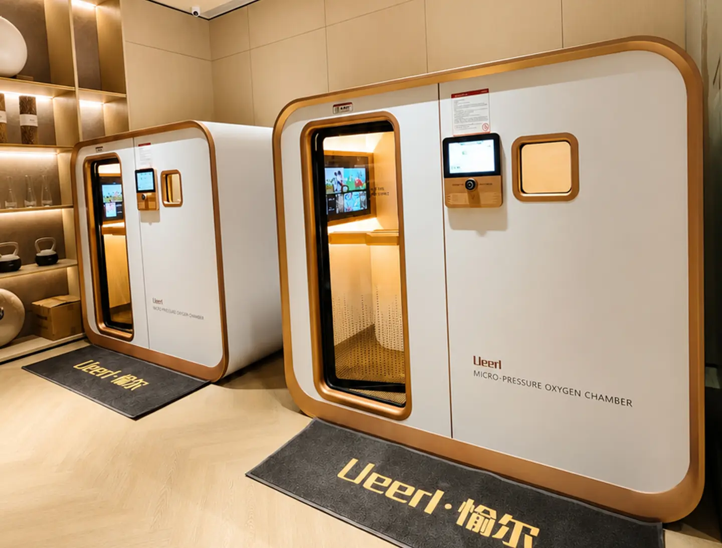 Ueerl hyperbaric oxygen chamber in a modern health center